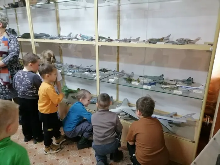 Экскурсия для ребят детского сада "Сказка"
